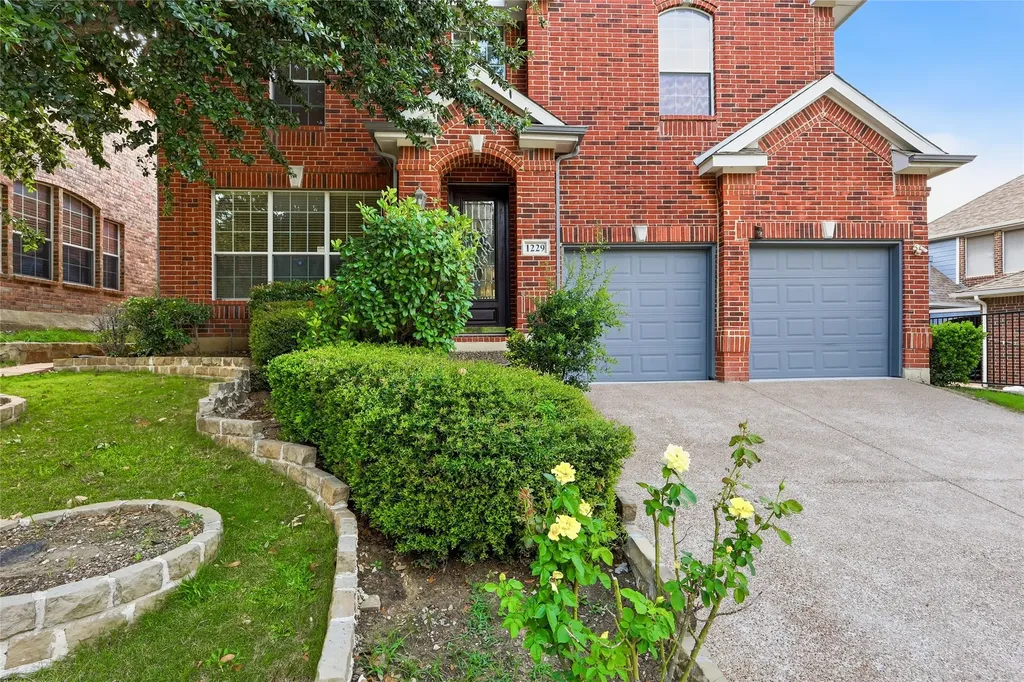 1229 Tioga Drive Irving TX 75063