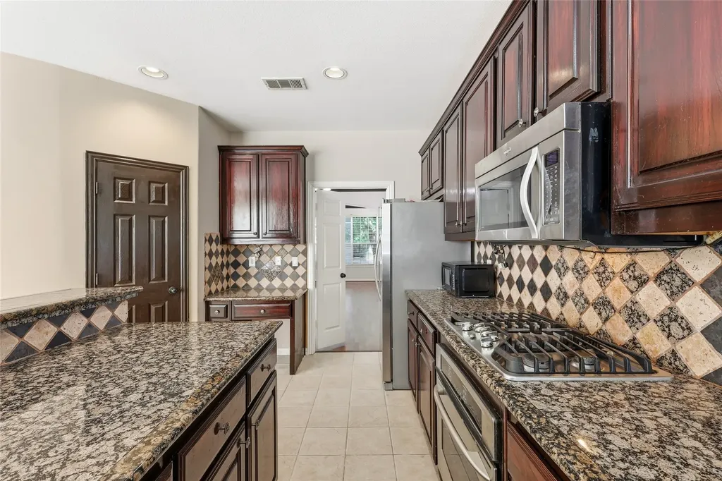 1229 Tioga Drive Irving TX 75063