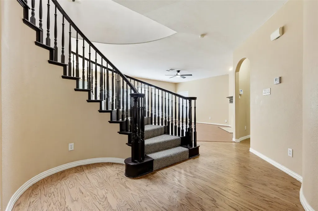 1229 Tioga Drive Irving TX 75063