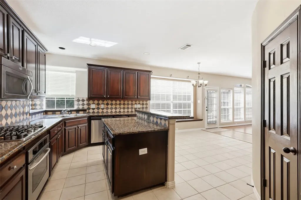 1229 Tioga Drive Irving TX 75063