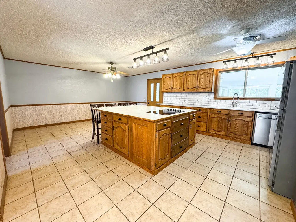 103 5th Street Rule TX 79547