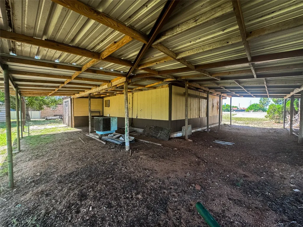 103 5th Street Rule TX 79547