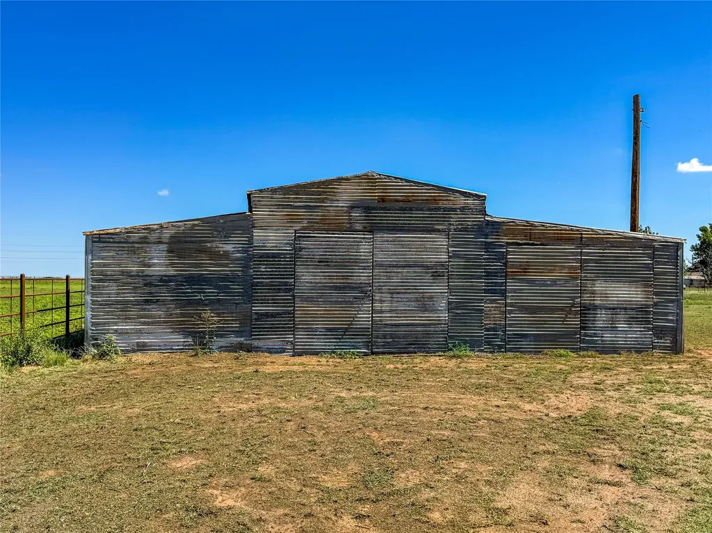 103 5th Street Rule TX 79547