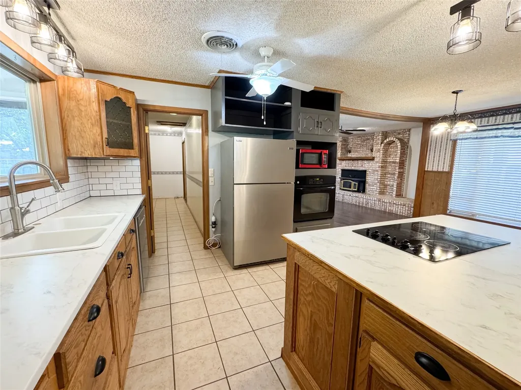 103 5th Street Rule TX 79547