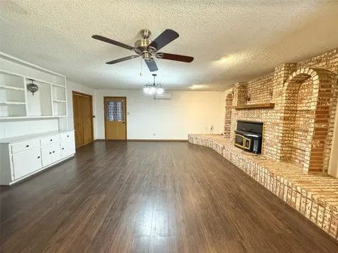 103 5th Street Rule TX 79547