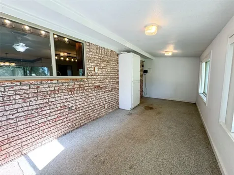 103 5th Street Rule TX 79547