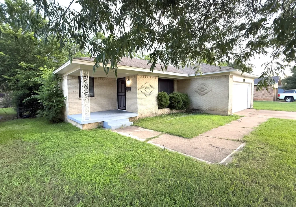 8636 Greenmound Avenue Dallas TX 75227