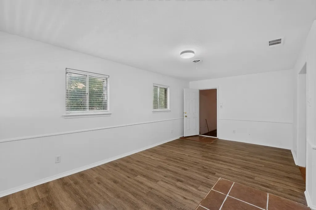 8636 Greenmound Avenue Dallas TX 75227