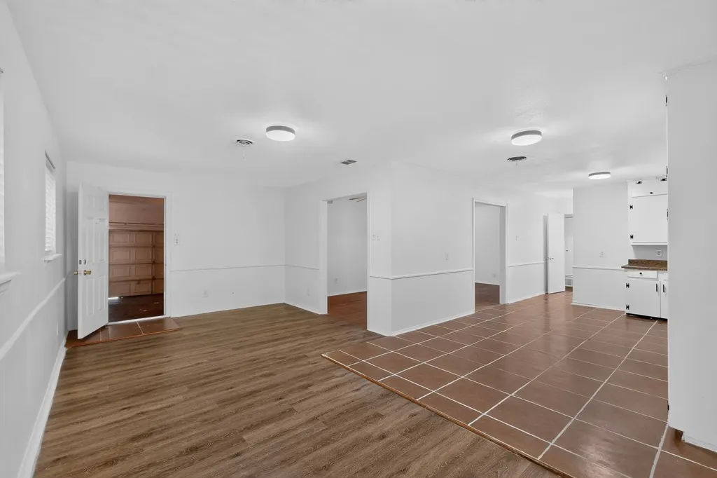 8636 Greenmound Avenue Dallas TX 75227