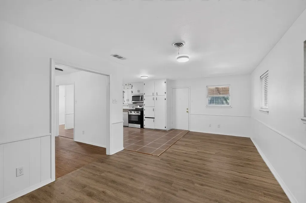 8636 Greenmound Avenue Dallas TX 75227
