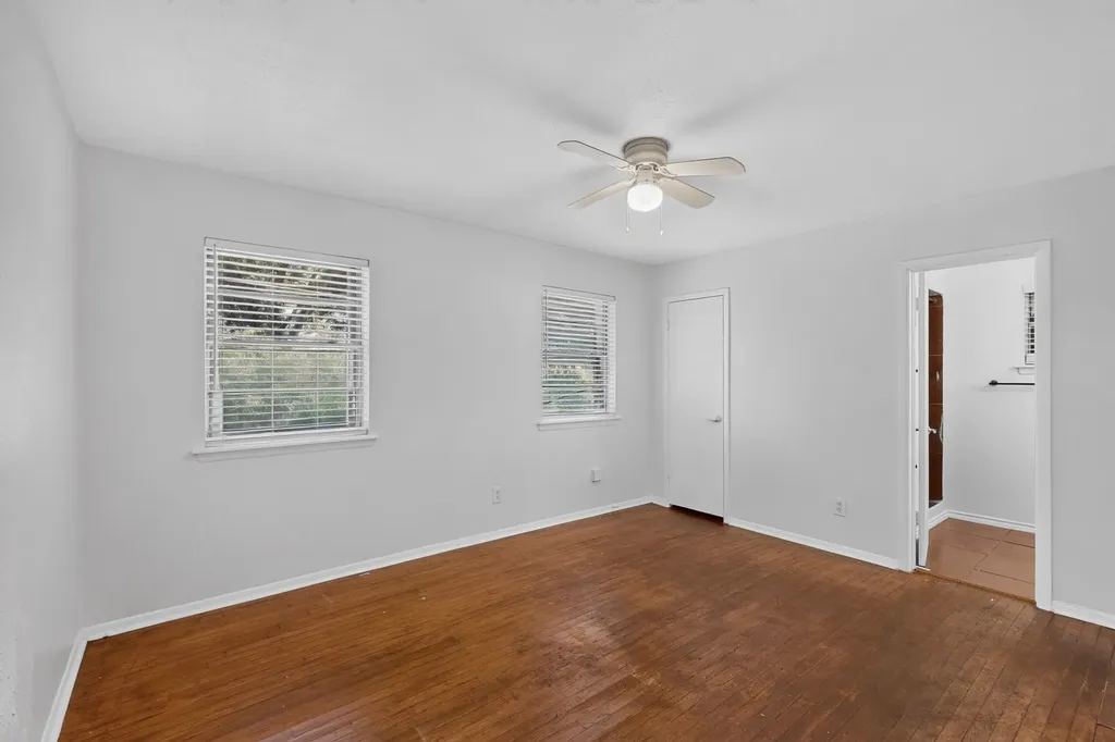 8636 Greenmound Avenue Dallas TX 75227