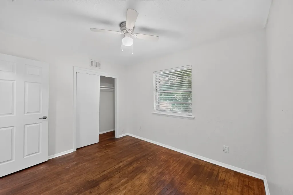 8636 Greenmound Avenue Dallas TX 75227