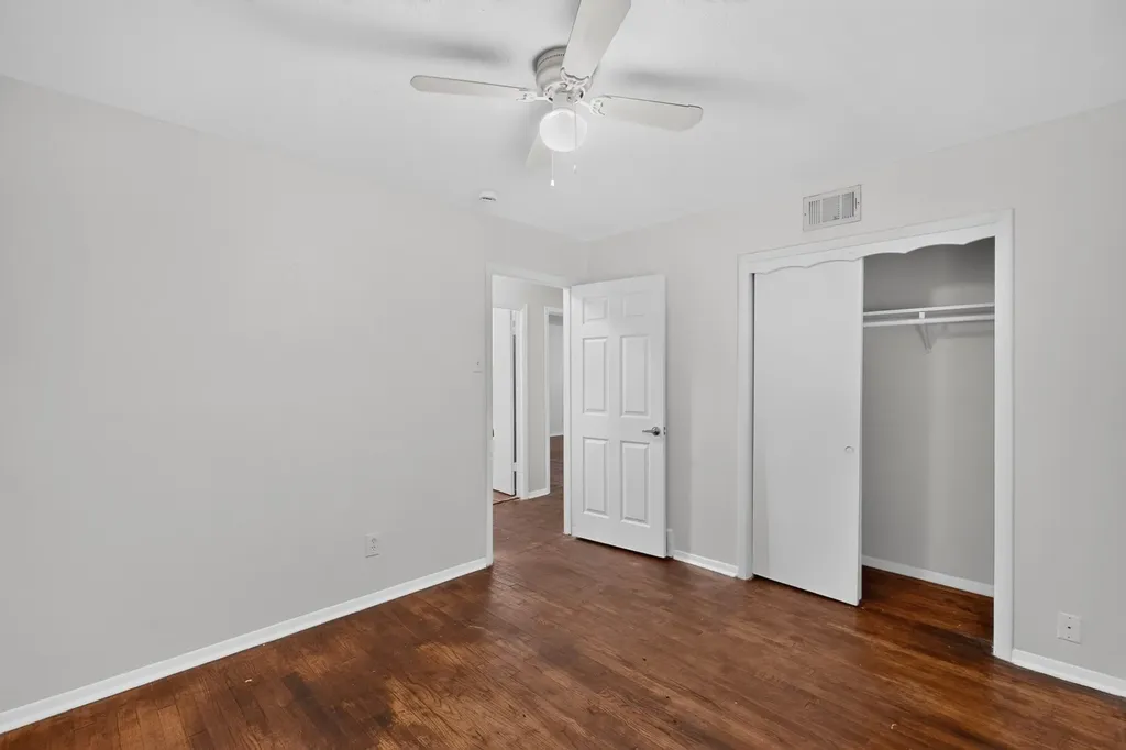 8636 Greenmound Avenue Dallas TX 75227