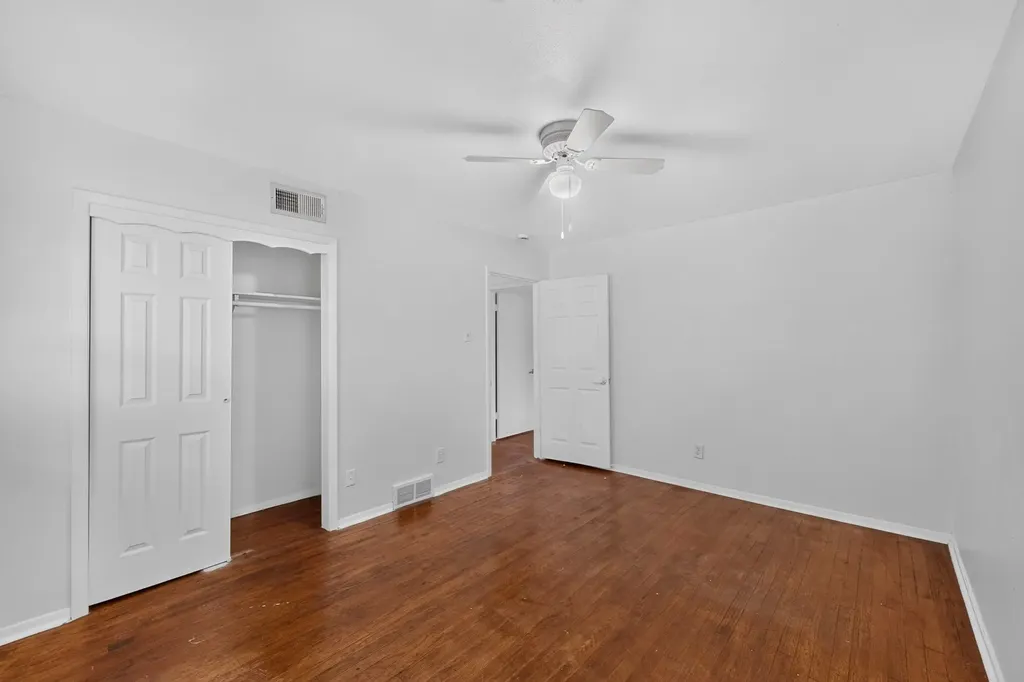 8636 Greenmound Avenue Dallas TX 75227