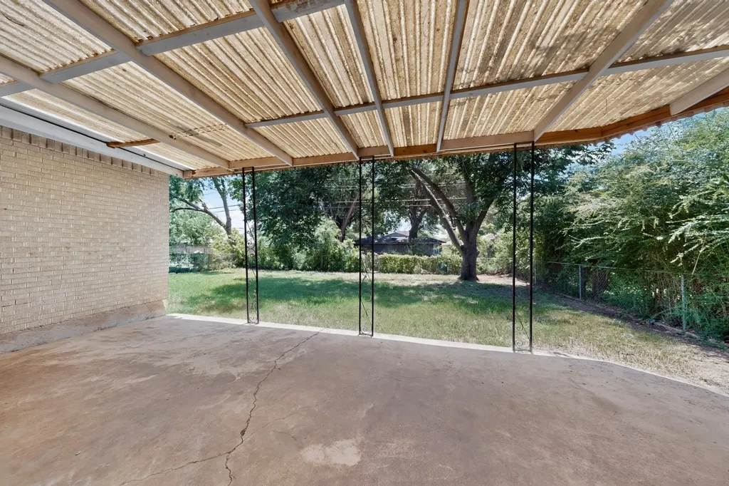8636 Greenmound Avenue Dallas TX 75227