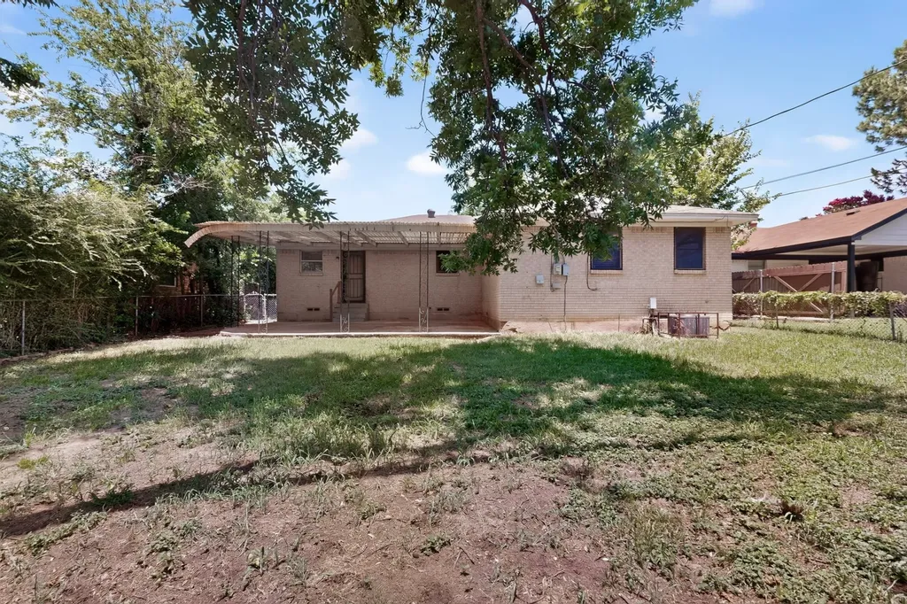 8636 Greenmound Avenue Dallas TX 75227
