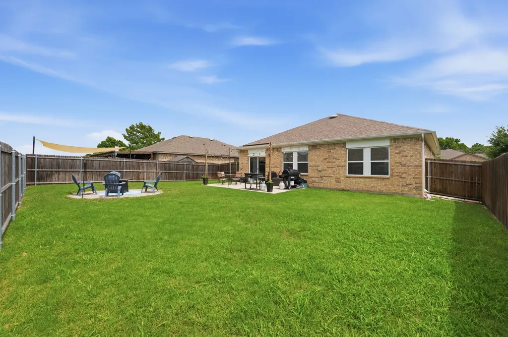 405 Willow Creek Drive Glenn Heights TX 75154