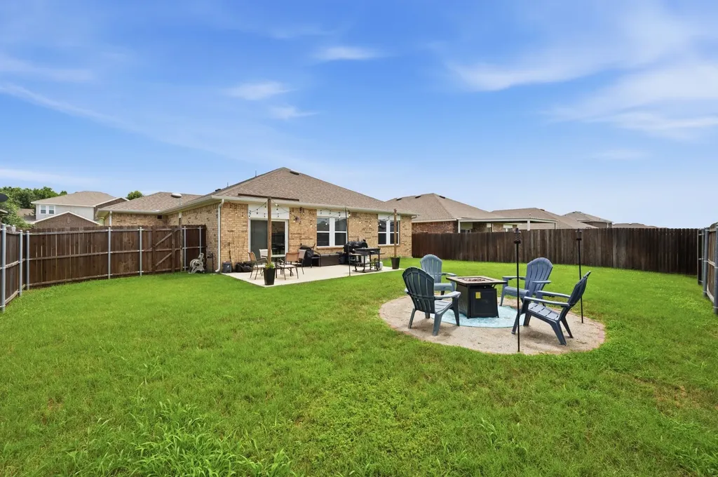 405 Willow Creek Drive Glenn Heights TX 75154