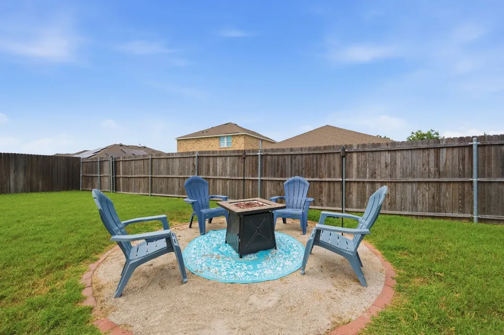 405 Willow Creek Drive Glenn Heights TX 75154