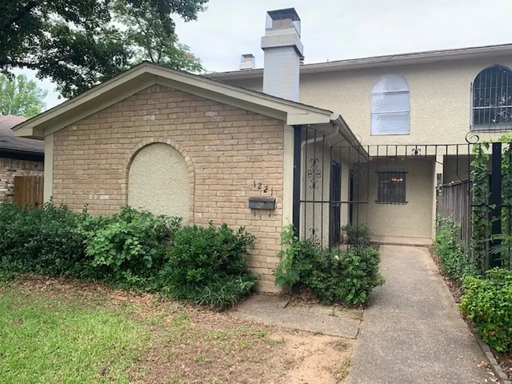 1221 Willow Wood Court Irving TX 75060