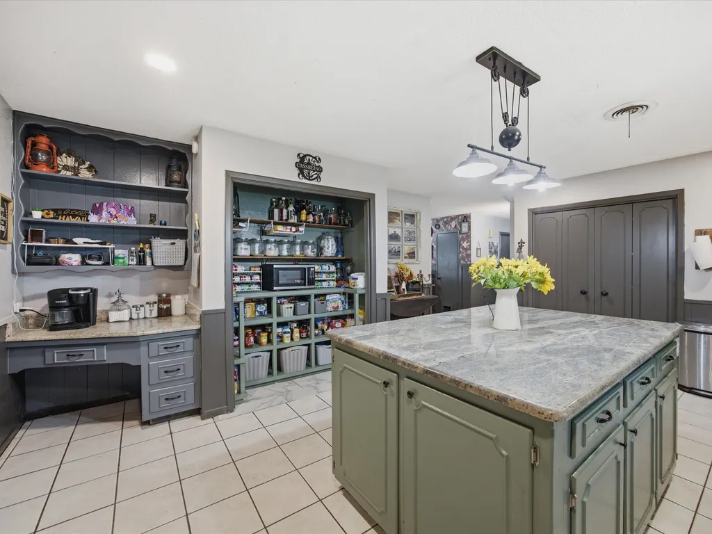 901 Pebble Street Bowie TX 76230