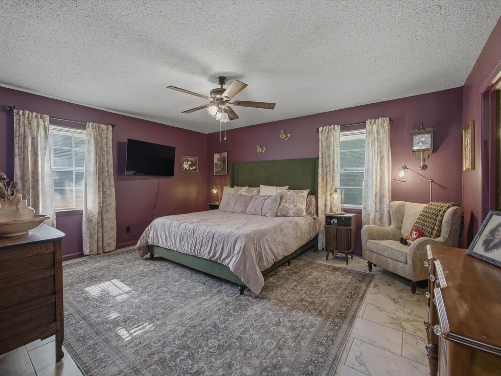 901 Pebble Street Bowie TX 76230