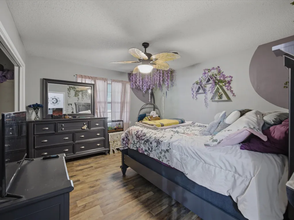 901 Pebble Street Bowie TX 76230