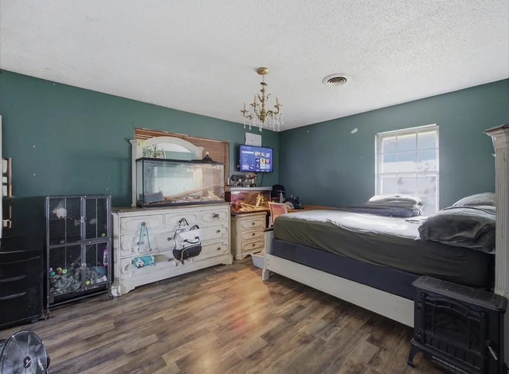 901 Pebble Street Bowie TX 76230