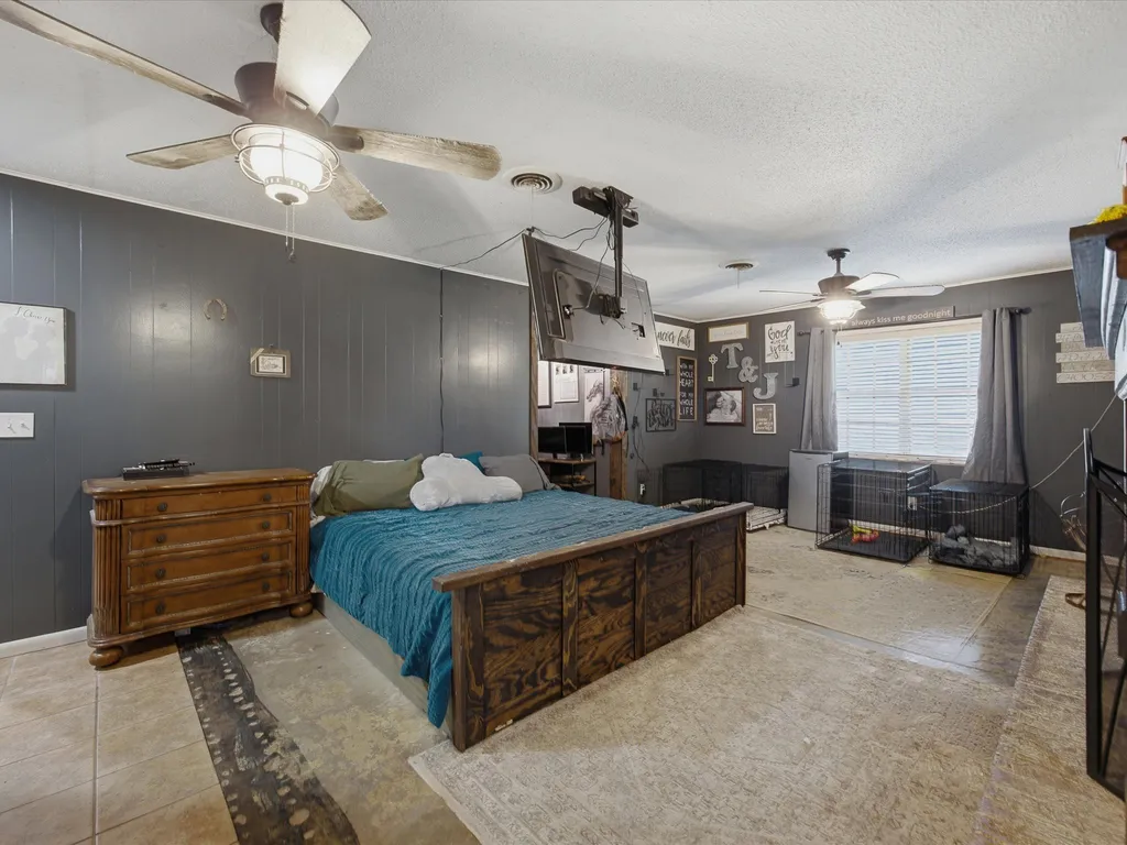901 Pebble Street Bowie TX 76230
