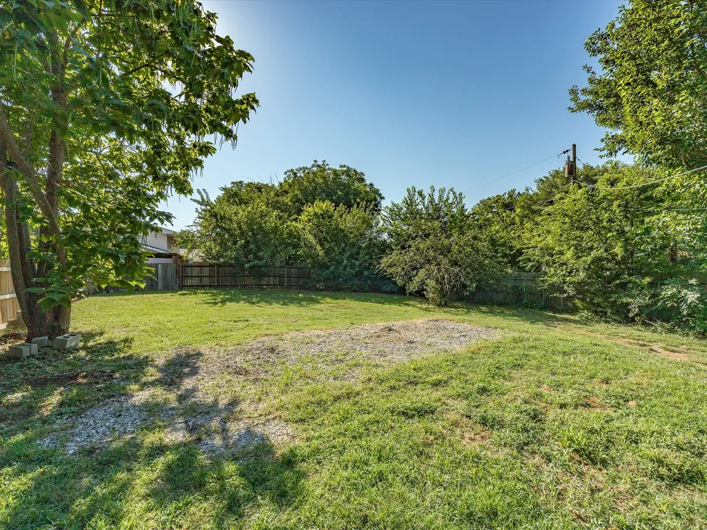 901 Pebble Street Bowie TX 76230