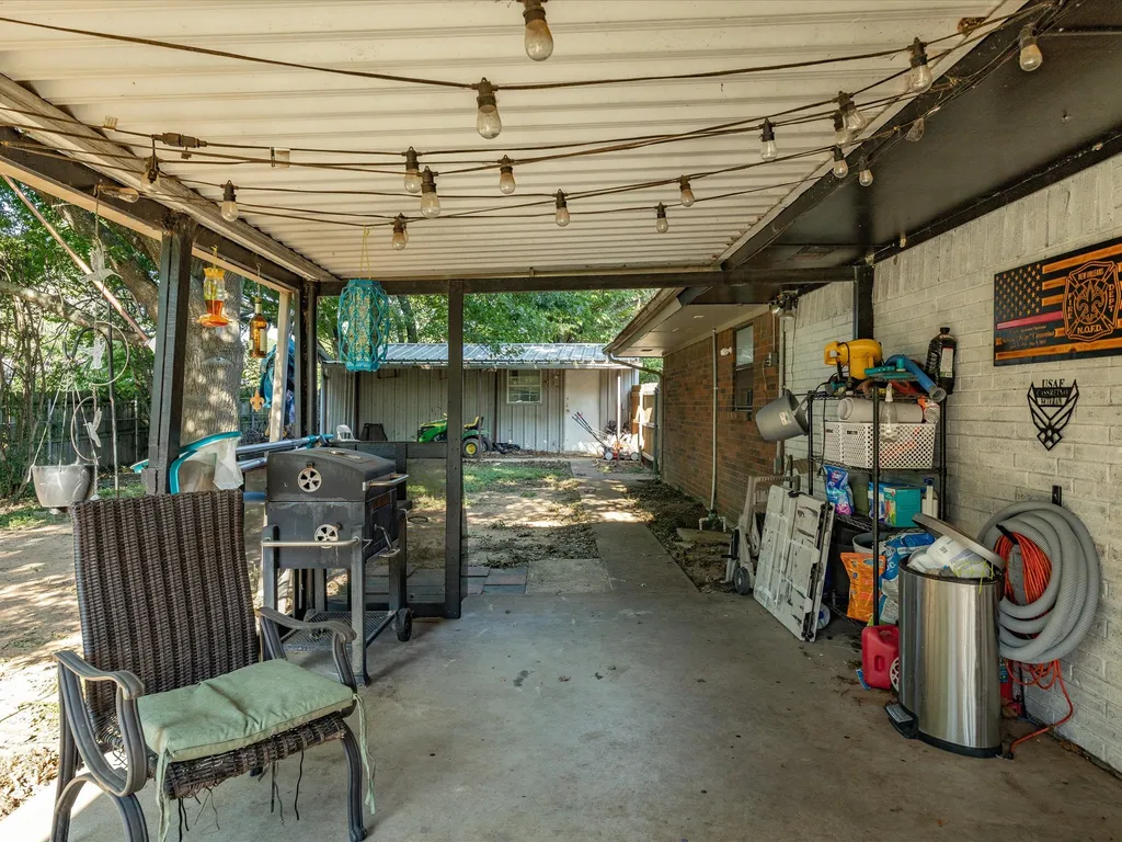 901 Pebble Street Bowie TX 76230