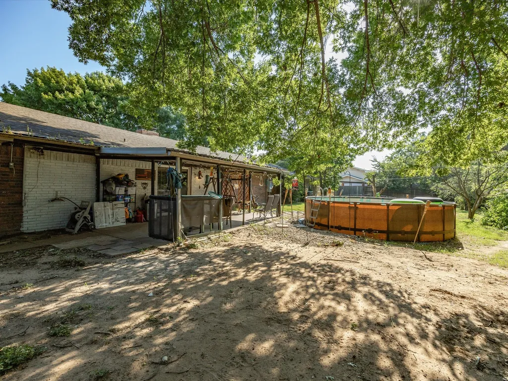 901 Pebble Street Bowie TX 76230
