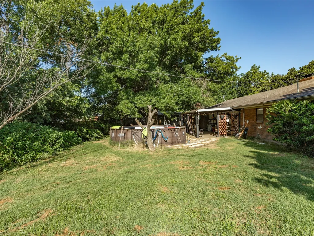 901 Pebble Street Bowie TX 76230