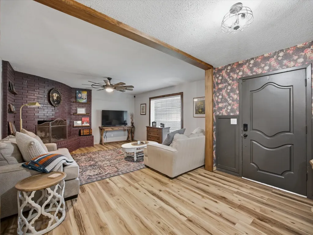 901 Pebble Street Bowie TX 76230
