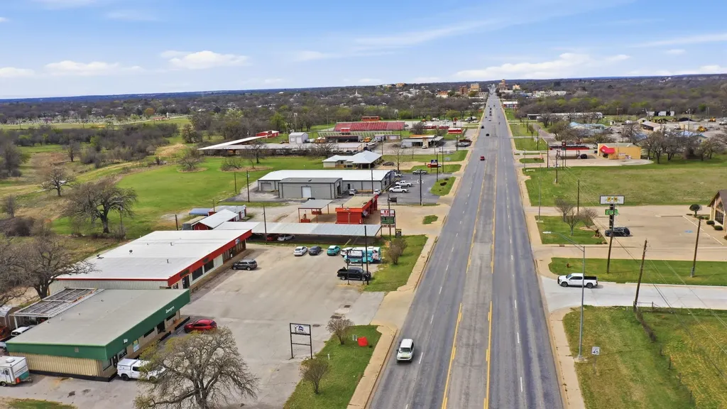 935 E Main Street Eastland TX 76437