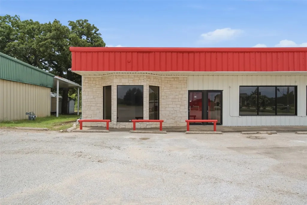 935 E Main Street Eastland TX 76437