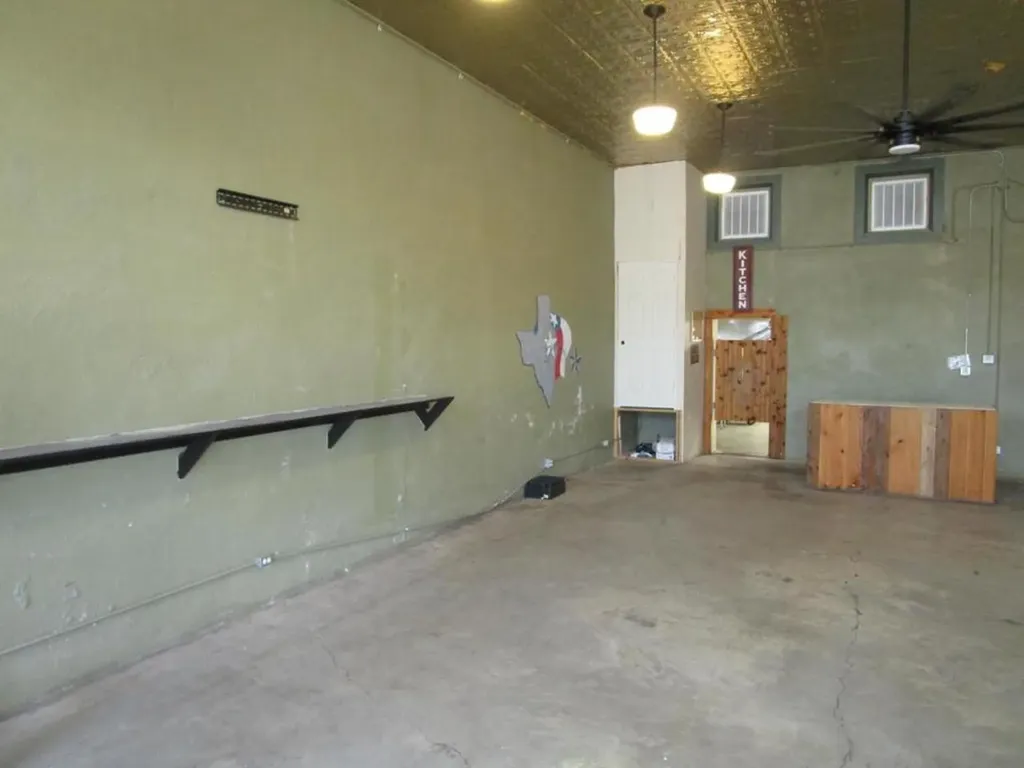 106 E Hayes Street Savoy TX 75479