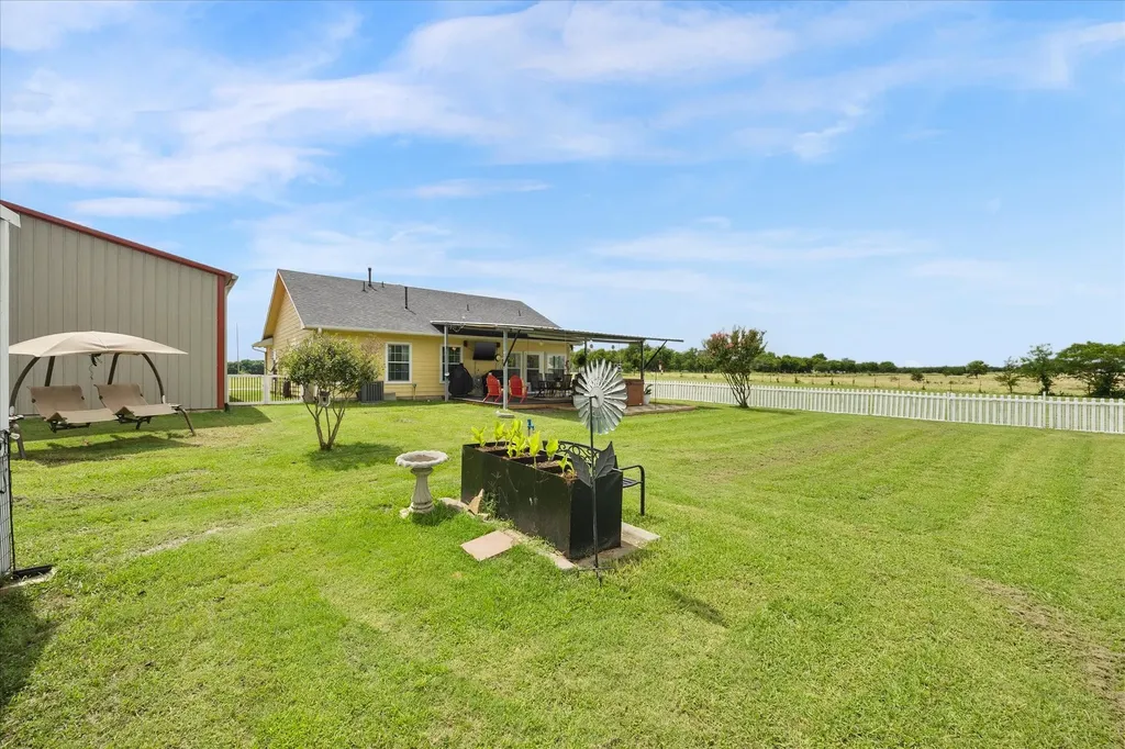 1028 Fm 1566 W Celeste TX 75423