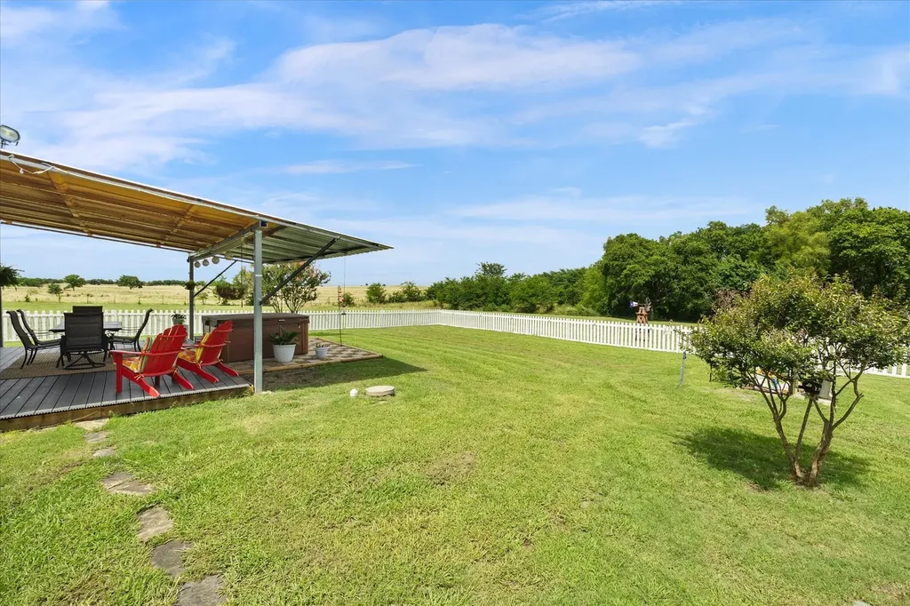 1028 Fm 1566 W Celeste TX 75423