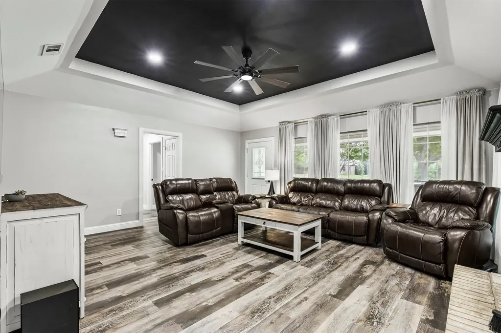 545 Mustang Court Lavon TX 75166