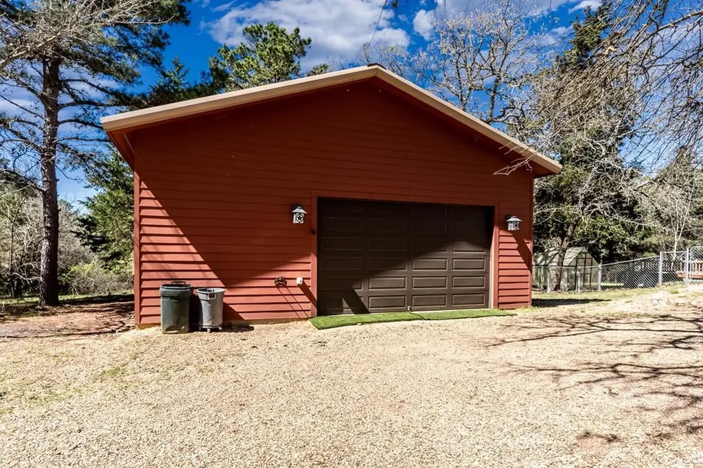 812 An County Road 3194 Frankston TX 76763