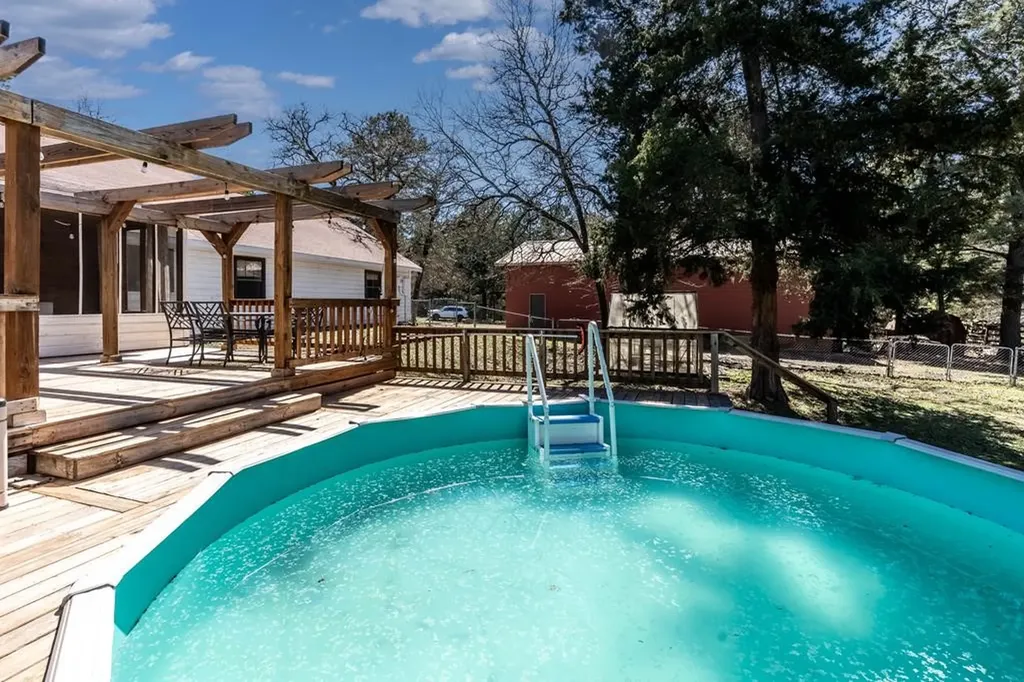 812 An County Road 3194 Frankston TX 76763
