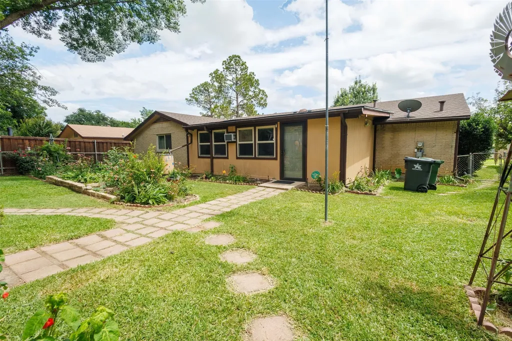 1507 Harvest Hill Lane Arlington TX 76014