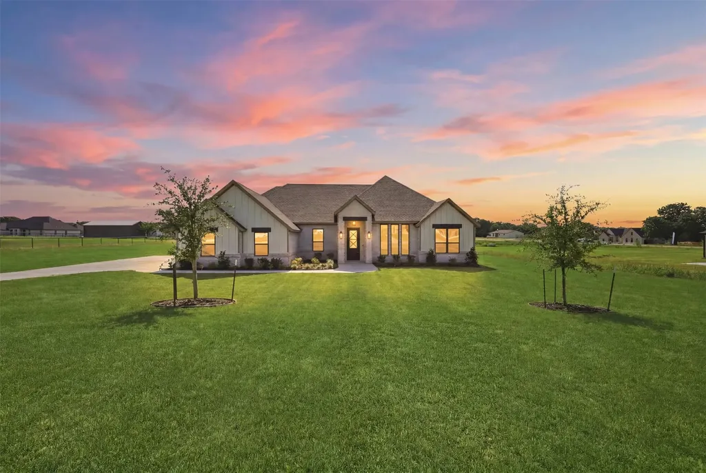 2004 Forest Bridge Drive Azle TX 76020