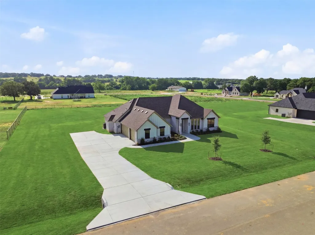 2004 Forest Bridge Drive Azle TX 76020