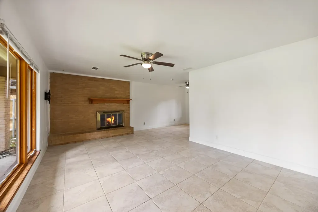 1305 Atlanta Drive Irving TX 75062