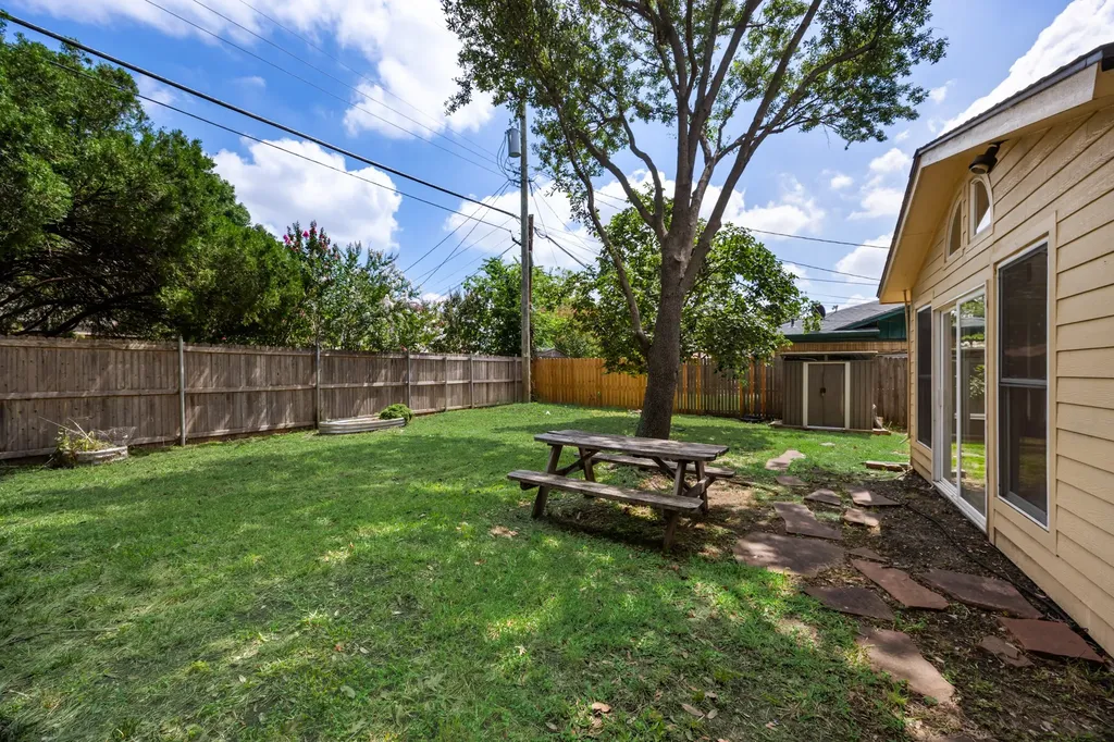 1305 Atlanta Drive Irving TX 75062