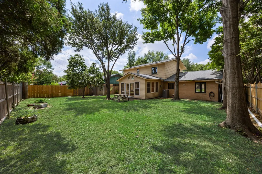 1305 Atlanta Drive Irving TX 75062