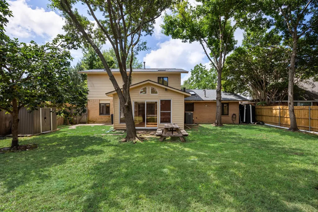 1305 Atlanta Drive Irving TX 75062