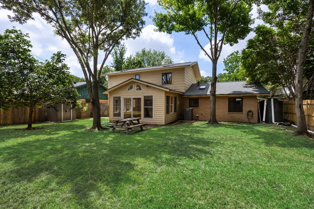1305 Atlanta Drive Irving TX 75062
